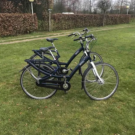Charmante Woning Op Rustig Park Met Fietsen * Эпе
