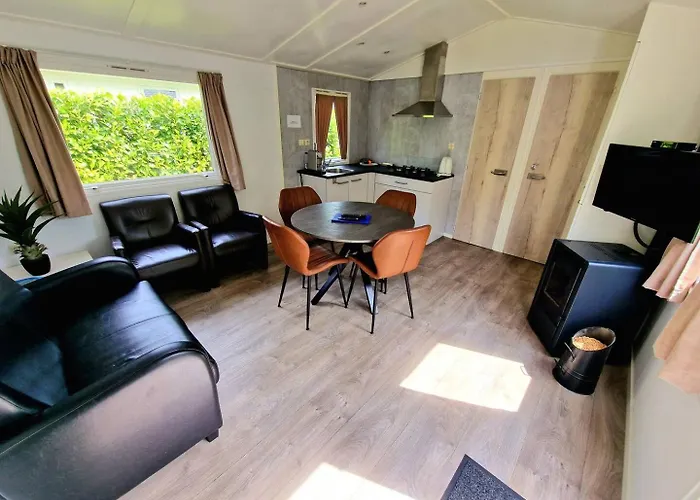 Charmante Woning Op Rustig Park Met Fietsen Vakantiehuis